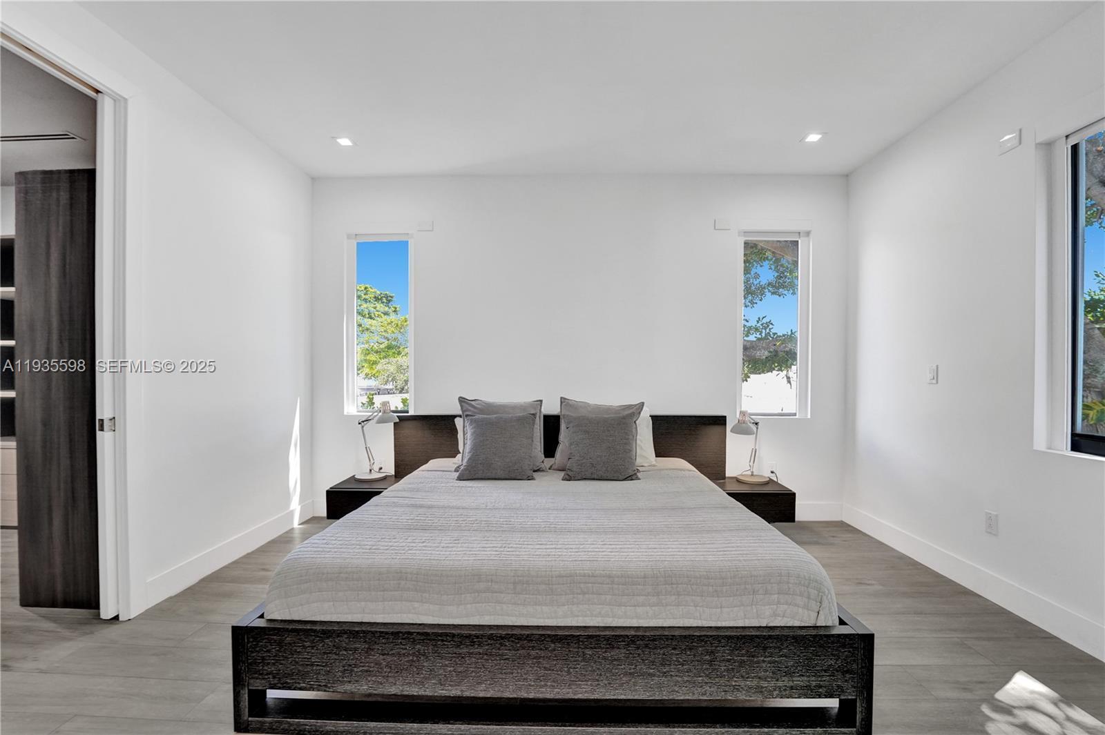 Building Photo - 3465 SW 3rd Ave