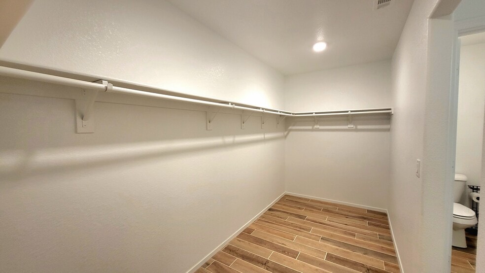 Building Photo - 3864 E Sedgwick Ave