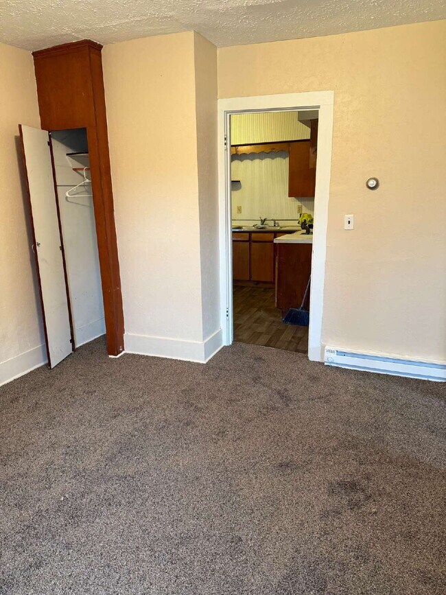Building Photo - 1 Bedroom Apartment in Piffard – Available Early October