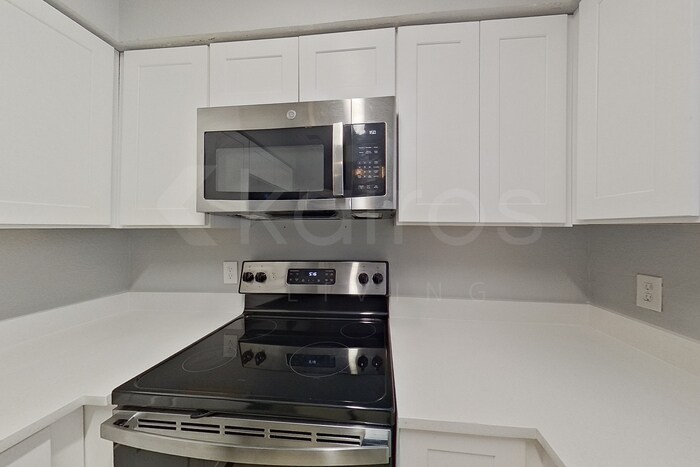 Building Photo - 1117 Saturn Dr