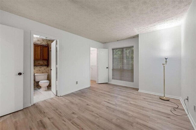 Building Photo - 1306 McClelen Way