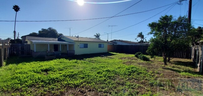 Building Photo - Cozy 3 bedroom 1 Bath home!