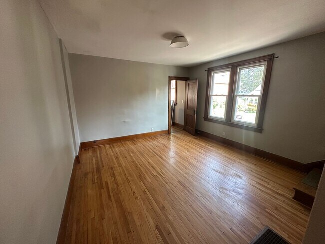 Building Photo - S Washington St 1041-1043 MLR