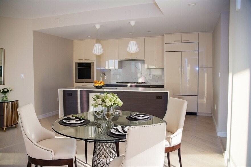 Building Photo - 110 Broad St