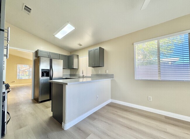 Building Photo - 1009 Torington Dr