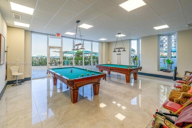 Building Photo - 3140 S Ocean Dr