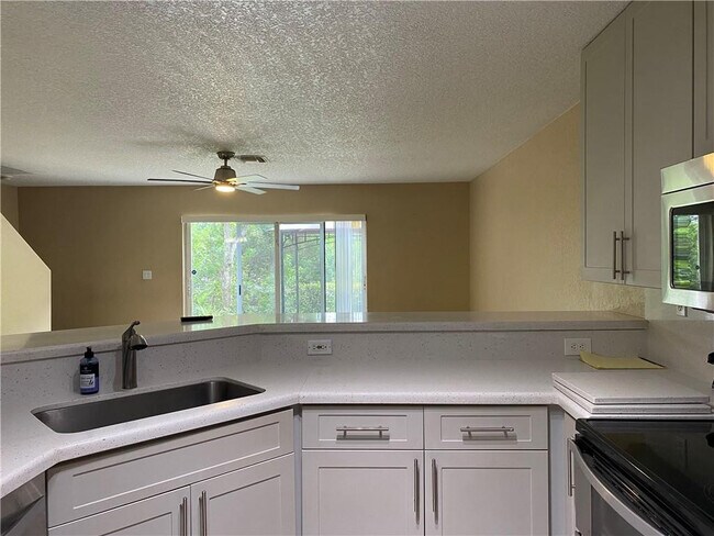 Building Photo - 8549 W Southgate Shores Cir