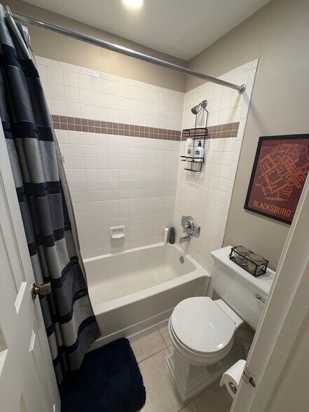 Building Photo - 3313 Wyndham Cir