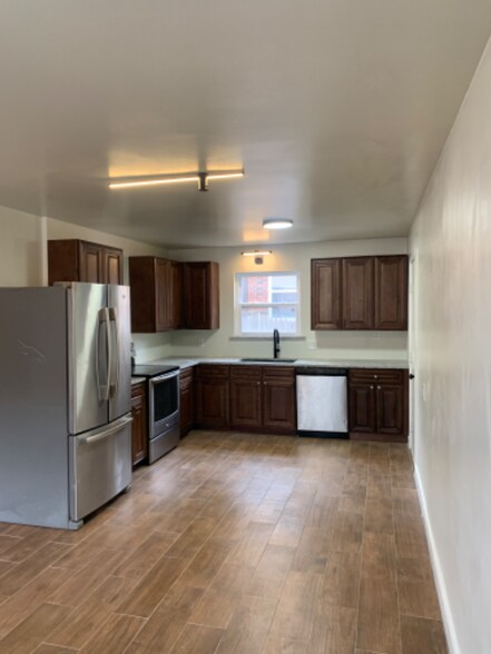 Building Photo - 2024 NW 26th St