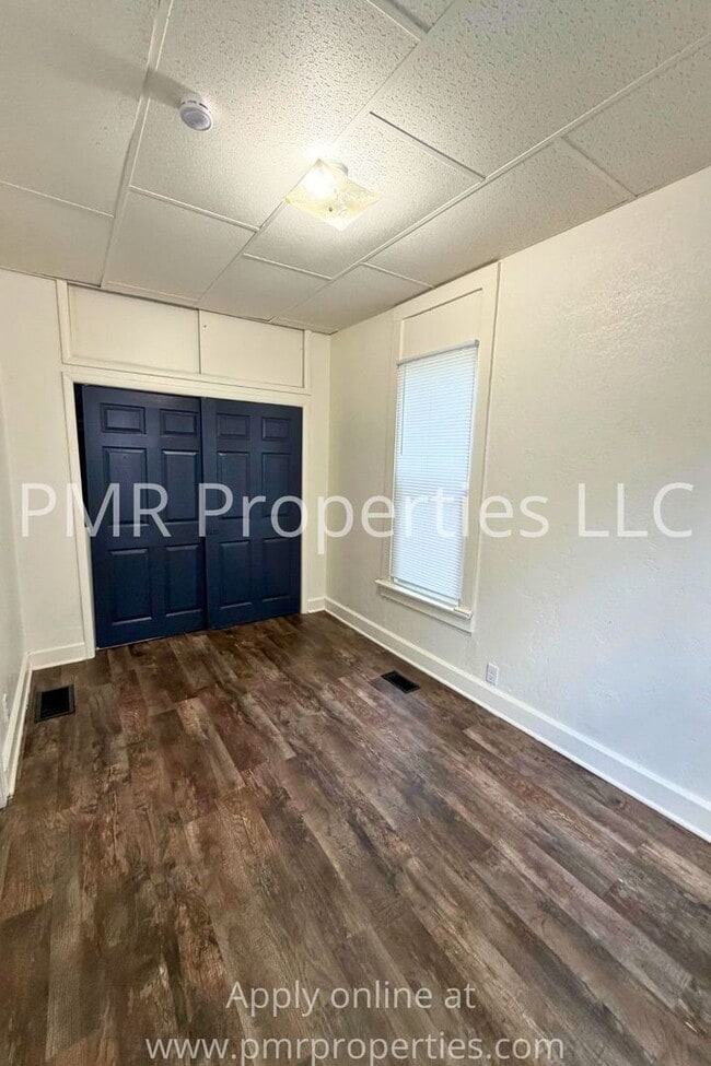 Building Photo - 2 Bedrooms / 1 Bathroom House