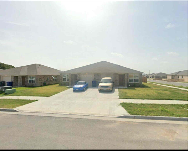 Primary Photo - 1717 Clovis Dr