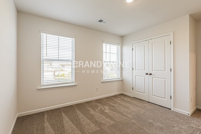 Building Photo - 1240 Arnhem Dr