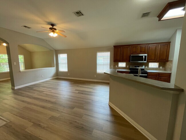 Building Photo - 10025 Mount Rainier Dr