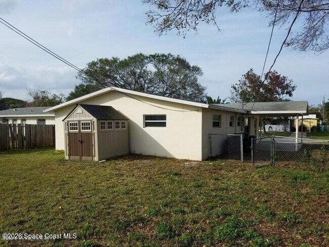 Building Photo - 2559 Locksley Rd
