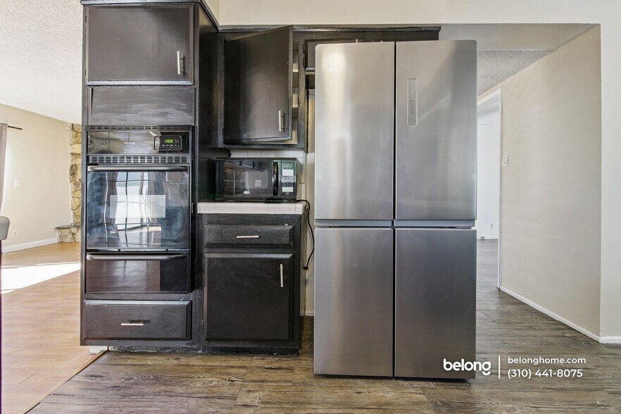 Building Photo - 6911 Bellaire Ave