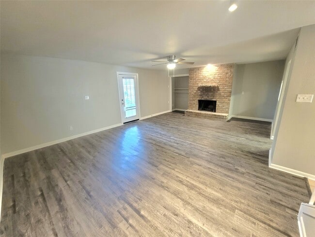 Building Photo - 5920 Arncliffe Dr