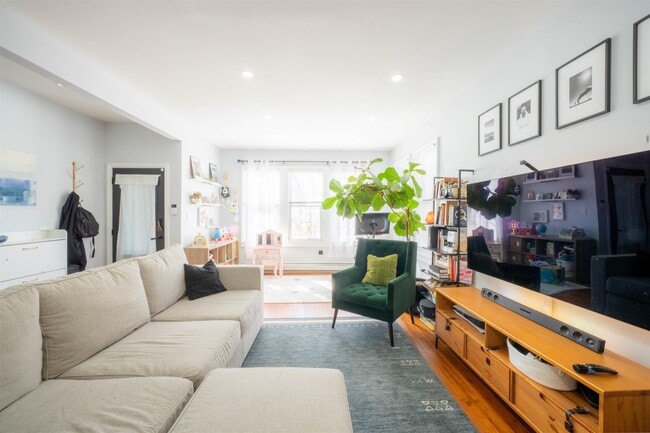 Building Photo - 40 Condict St