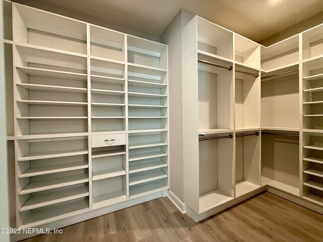 Building Photo - 505 Windwalker Dr