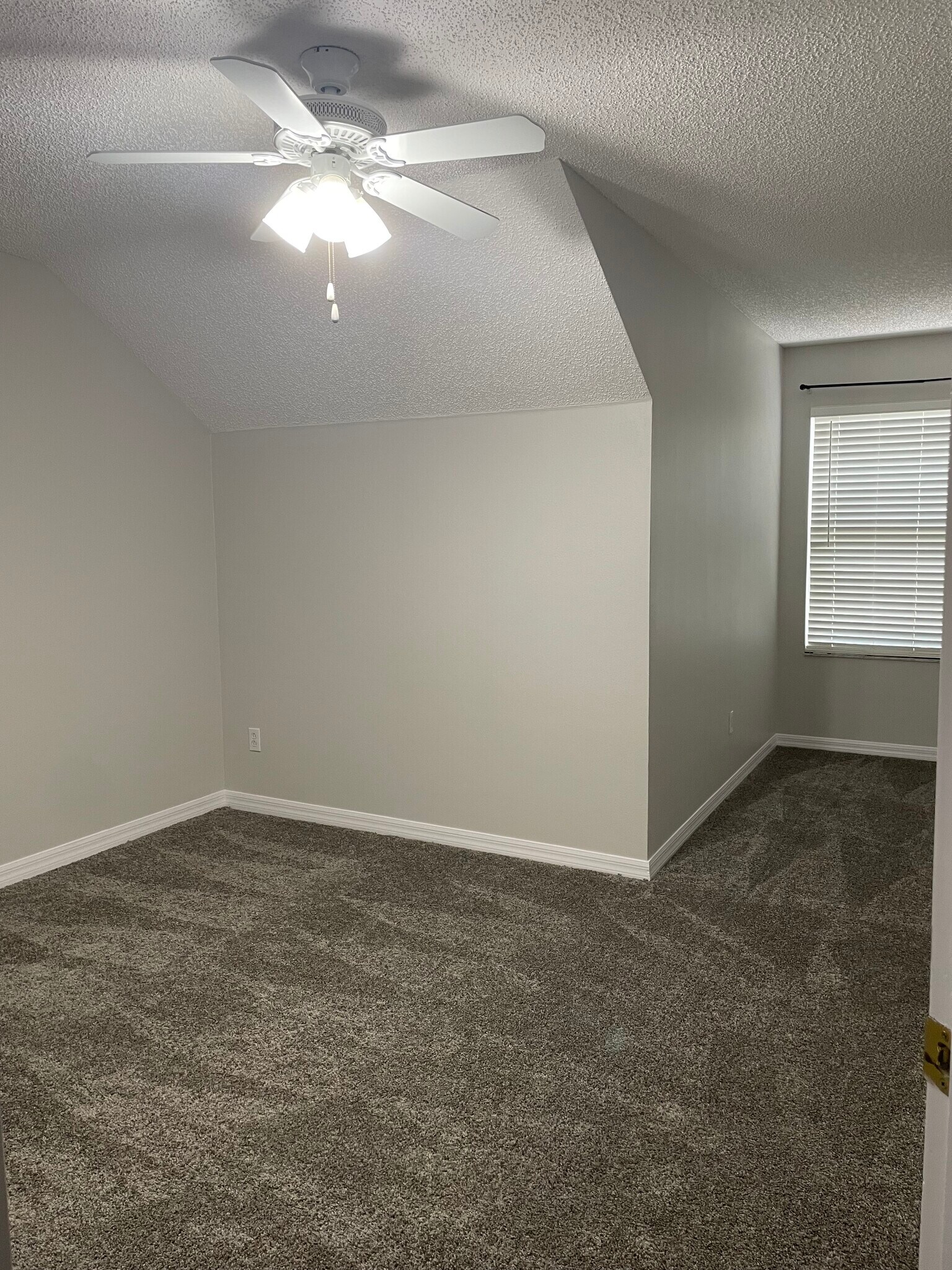 Building Photo - 13613 Carroway St