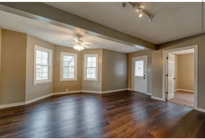 Building Photo - 761 S 5th St