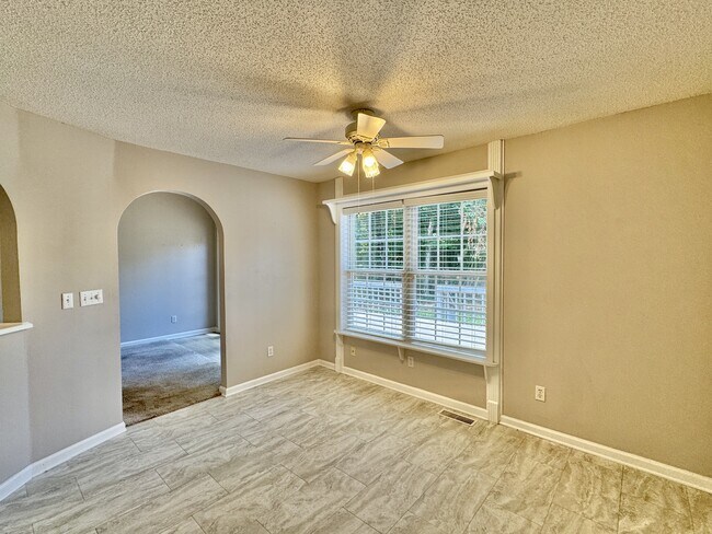 Building Photo - 218 Oligi Cir
