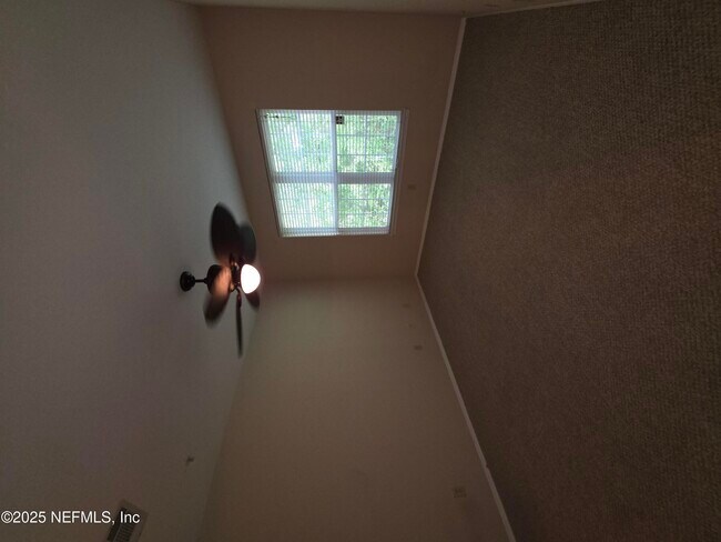 Building Photo - 13810 Sutton Park Dr N