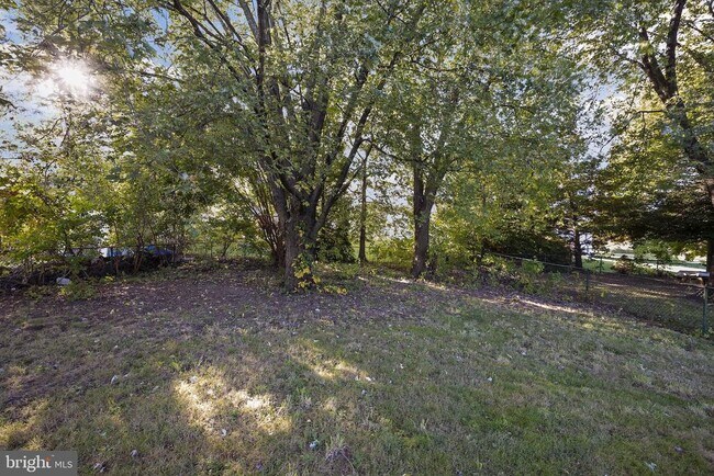 Building Photo - 821 S Woodlynn Rd