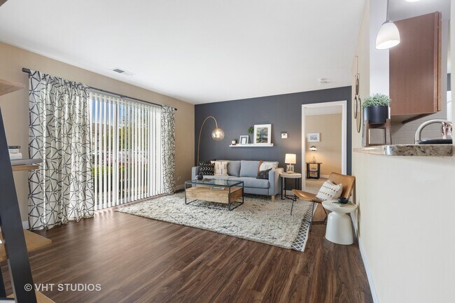 Building Photo - 99 Kensington Cir