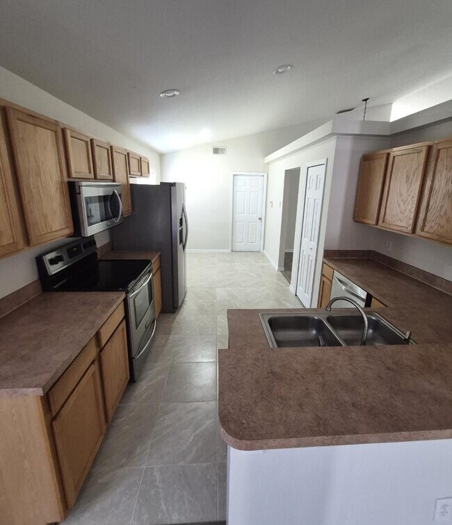 Building Photo - 2747 Eagle Canyon Dr S