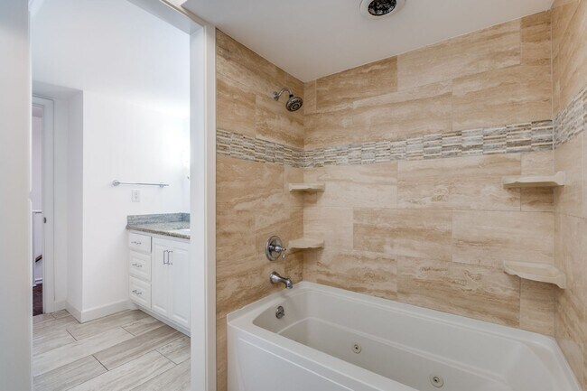 Building Photo - 4104 Wycliff Ave