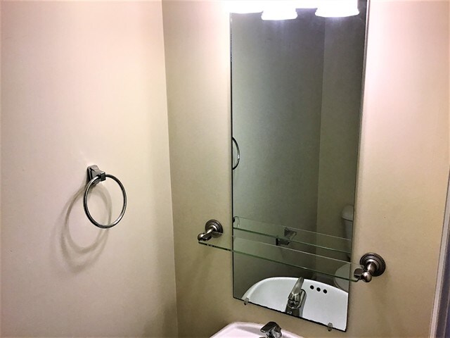 Building Photo - 3312 Vinewood Ct