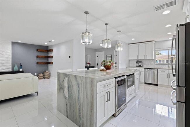 Building Photo - 10303 Lollipop Ln