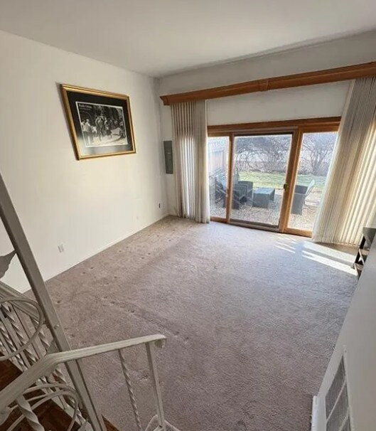 Building Photo - "Charming 2-Bed Townhouse Prime Pittsburgh Locale!"