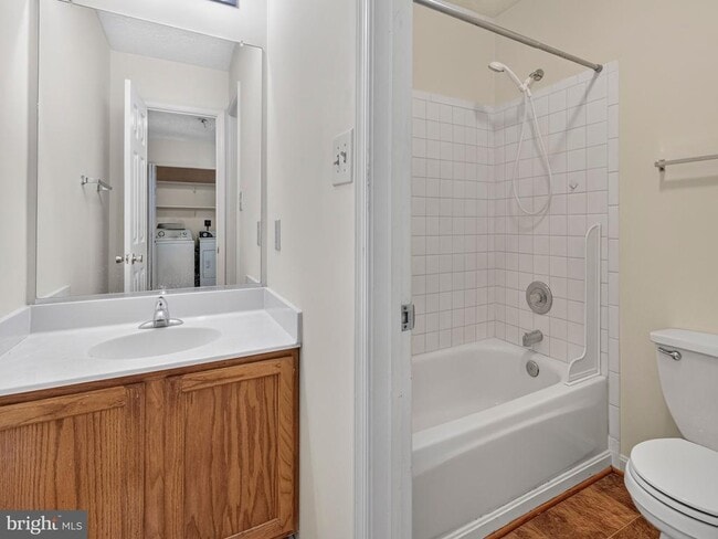 Building Photo - 6120 Gray Wolf Ct