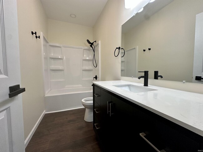 Building Photo - 2115 G St