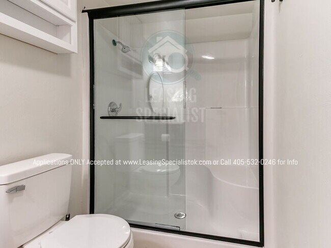 Building Photo - Charming Mid Norman 3 Bed 2 Bath Home!