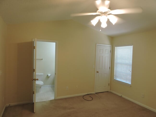 Building Photo - 149 Swaying Pine Ct