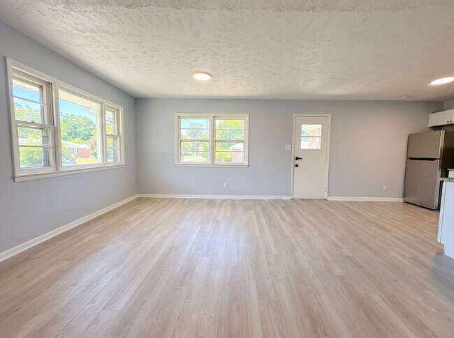 Building Photo - 512 Boundary Ln