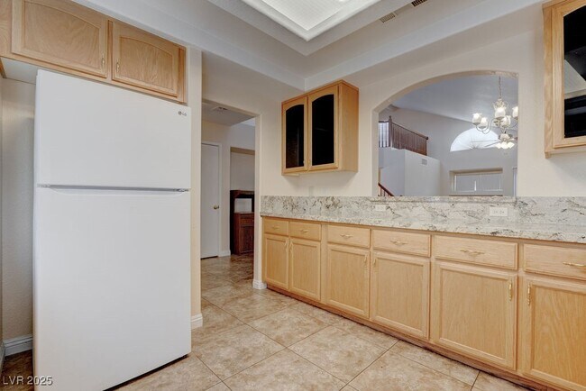 Building Photo - 8753 Country View Ave