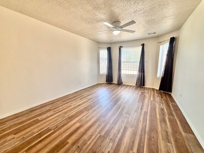 Building Photo - Spacious, remodeled home!