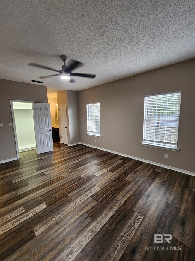 Building Photo - 100 Dunbar Loop