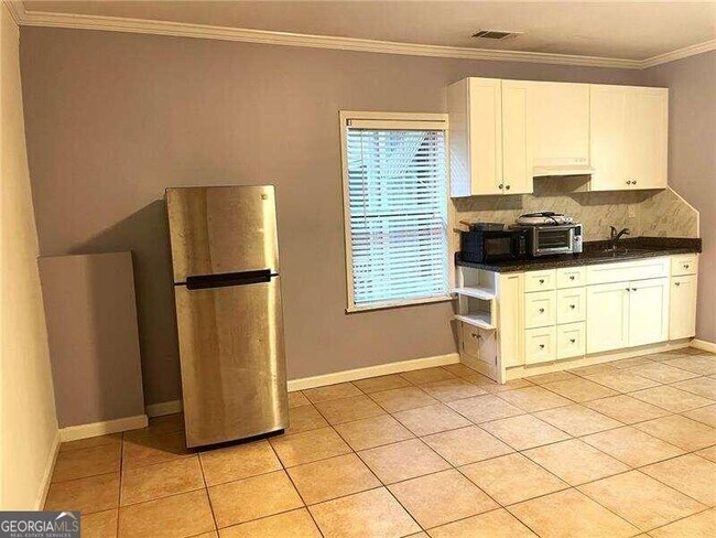 Building Photo - 2532 Alvecot Cir SE