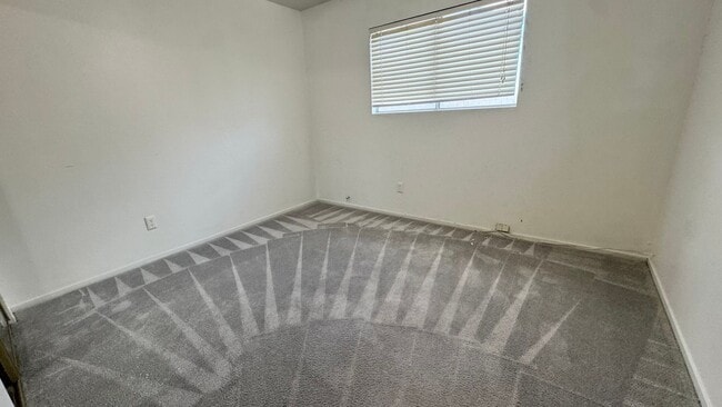 Building Photo - 3bedroom Single-Story Home