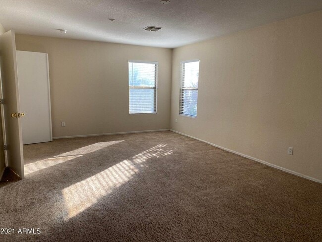 Building Photo - 7500 E Deer Valley Rd