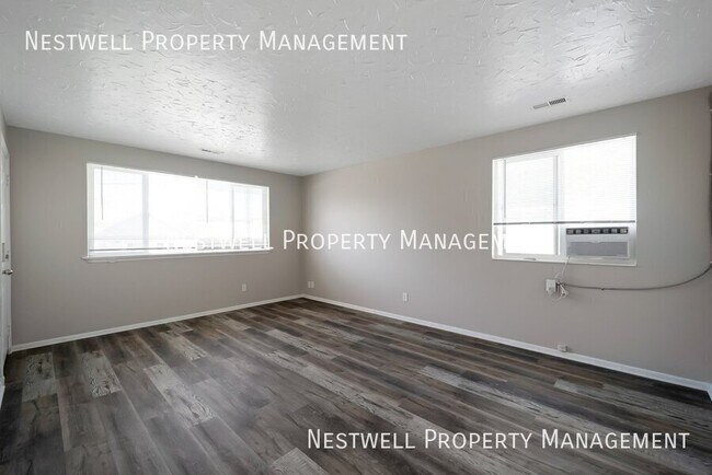 Building Photo - 116 W Angelo Ave