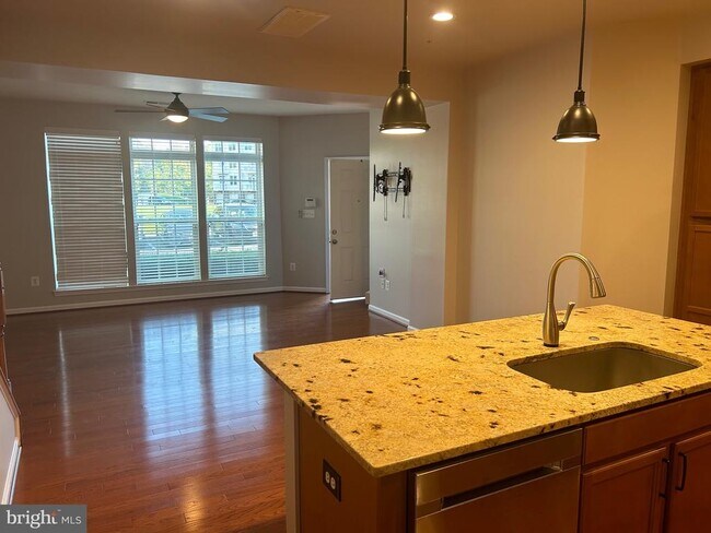 Building Photo - 910 Hall Station Dr