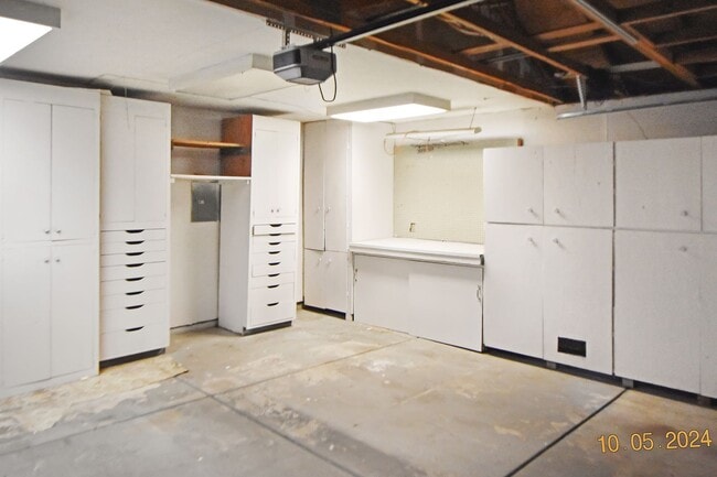 Building Photo - Great neighborhood home in a cul-de-sac!