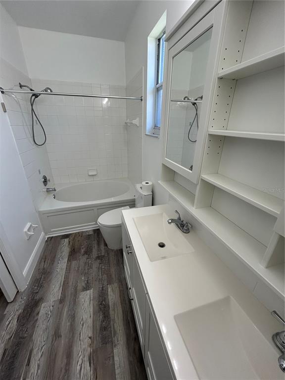 Building Photo - 1925 Magical Ln