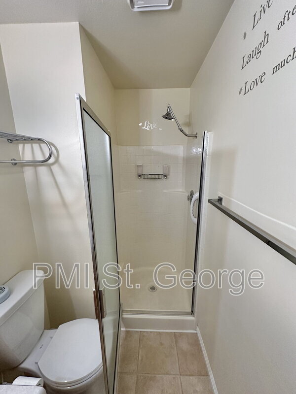 Building Photo - 55 E 600 S