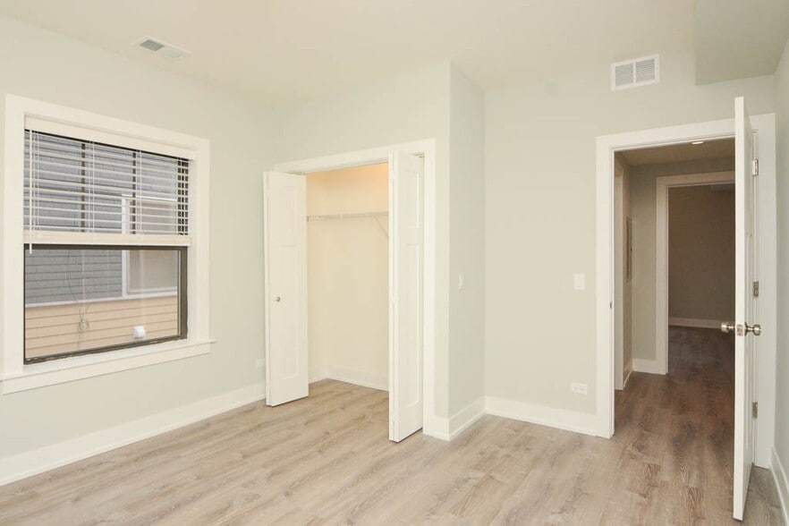 Building Photo - 1152 Maple Ave